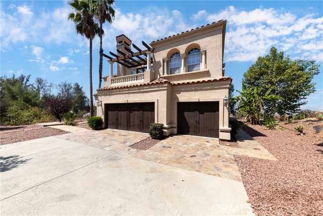 Detail Gallery Image 15 of 72 For 7007 Golden Vale Dr, Riverside,  CA 92506 - 4 Beds | 4/1 Baths