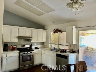 Detail Gallery Image 14 of 18 For 40350 Wood Ct, Palmdale,  CA 93551 - 3 Beds | 2 Baths
