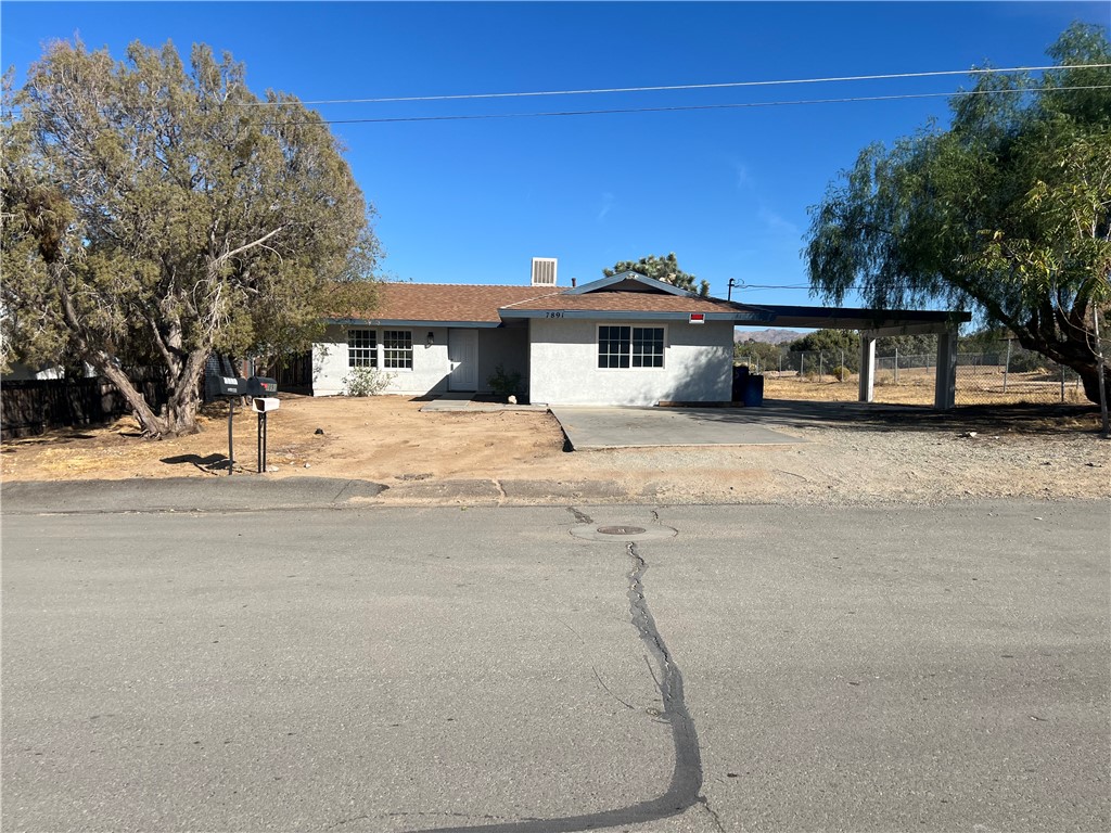 Detail Gallery Image 3 of 30 For 7891 Mariposa Trl, Yucca Valley,  CA 92284 - 3 Beds | 2 Baths