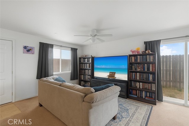 Detail Gallery Image 3 of 25 For 26142 Gravett Pl, Saugus,  CA 91350 - 4 Beds | 3 Baths