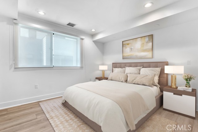 11304 Victory Boulevard, North Hollywood CA: https://media.crmls.org/medias/44310bf8-fb79-4065-8233-4f254e3cc860.jpg