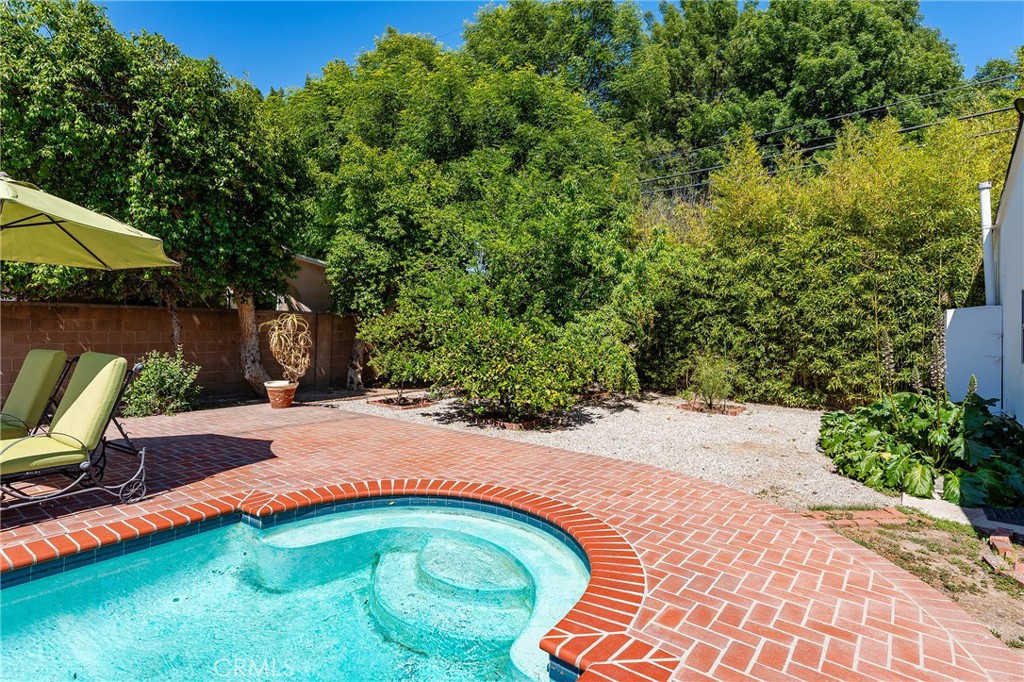https://media.crmls.org/medias/44313eaf-9d15-4568-b8bd-45b80b820a4e.jpg?preset=X-Large