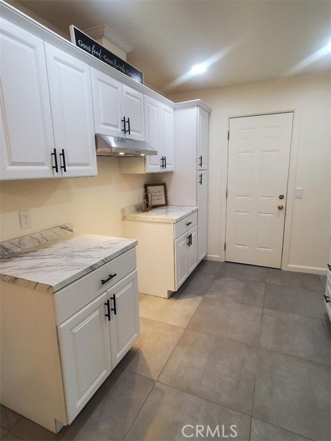 2431 12th Street, Riverside CA: https://media.crmls.org/medias/44316a2d-dac9-4f73-8690-e8d32fe93a95.jpg