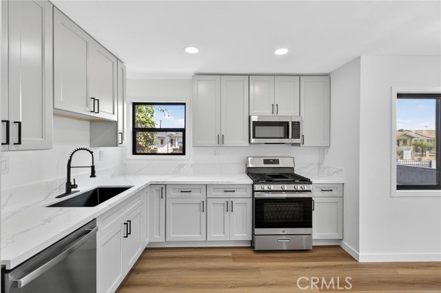 Detail Gallery Image 9 of 25 For 3834 W 116th St, Hawthorne,  CA 90250 - 4 Beds | 2 Baths