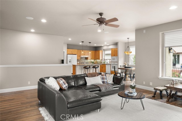 Detail Gallery Image 4 of 33 For 3512 Shadowtree, Chico,  CA 95928 - 3 Beds | 2 Baths