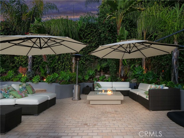 Seating area with firepit