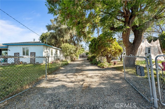 Detail Gallery Image 33 of 42 For 318 E 11th St, Pomona,  CA 91766 - 5 Beds | 2/1 Baths