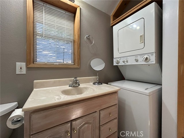 Detail Gallery Image 14 of 16 For 23348 S Village Ln, Crestline,  CA 92348 - 2 Beds | 1 Baths