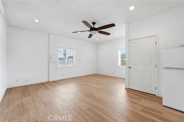 Detail Gallery Image 27 of 44 For 8647 Corbin Ave, Winnetka,  CA 91306 - 5 Beds | 3/1 Baths