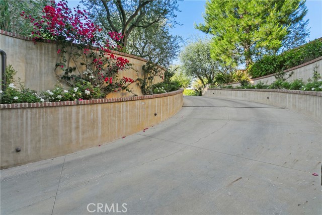 4 Thomas Road, Ladera Ranch CA: https://media.crmls.org/medias/4433a920-765f-4443-b8bd-f9cff7770501.jpg