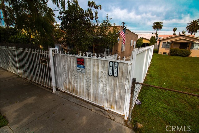 1737 W Gage Ave, Los Angeles, CA 90047