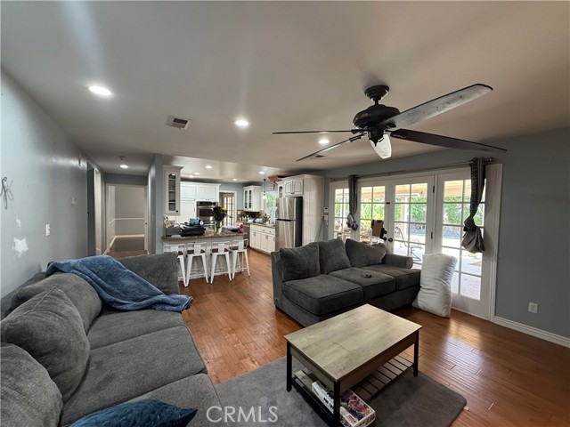 5426 Sharynne Lane, Torrance CA: https://media.crmls.org/medias/44342eb7-46ff-4a82-87da-3a1c42906276.jpg