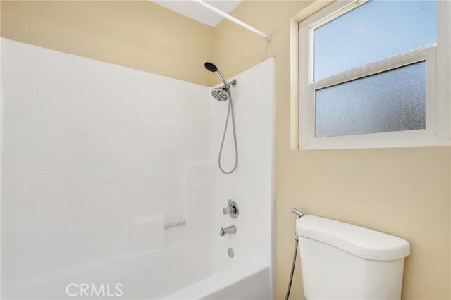 226 Greenmoor, Irvine CA: https://media.crmls.org/medias/4434ba10-ff16-47a6-b485-454e09a639b8.jpg