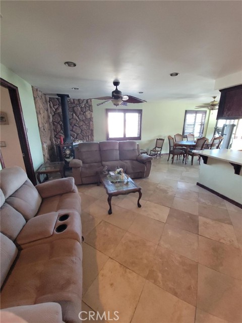 Detail Gallery Image 6 of 21 For 18107 Pier Dr., Victorville,  CA 92395 - 3 Beds | 2/1 Baths