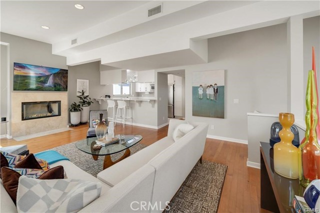 Detail Gallery Image 2 of 22 For 505 .5 Poinsettia Ave, Corona Del Mar,  CA 92625 - 2 Beds | 2/1 Baths