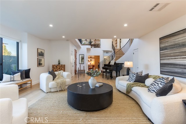 13714 Valley Vista, Sherman Oaks CA: https://media.crmls.org/medias/4436591b-d7c6-484d-bf14-c1a66ad500b6.jpg