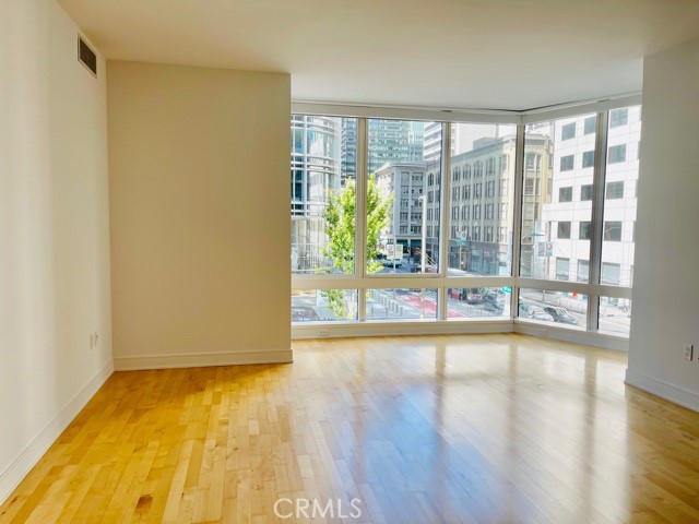 Detail Gallery Image 1 of 29 For 301 Mission St 3j,  San Francisco,  CA 94105 - 2 Beds | 2 Baths