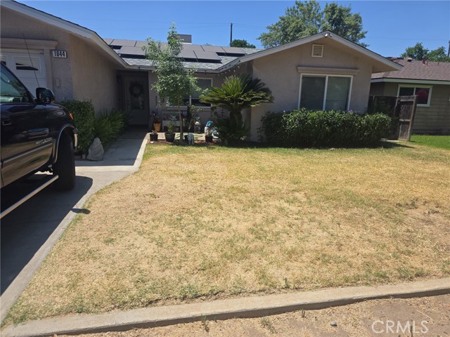 Detail Gallery Image 1 of 1 For 1044 Dewitt Ave, Clovis,  CA 93612 - 4 Beds | 2 Baths