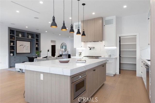 Detail Gallery Image 18 of 45 For 5537 Sunnyslope Ave, Sherman Oaks,  CA 91401 - 4 Beds | 4/1 Baths