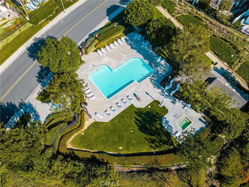 https://media.crmls.org/medias/4436cf54-af9d-4635-909b-8e8257717e8e.jpg?preset=X-Large