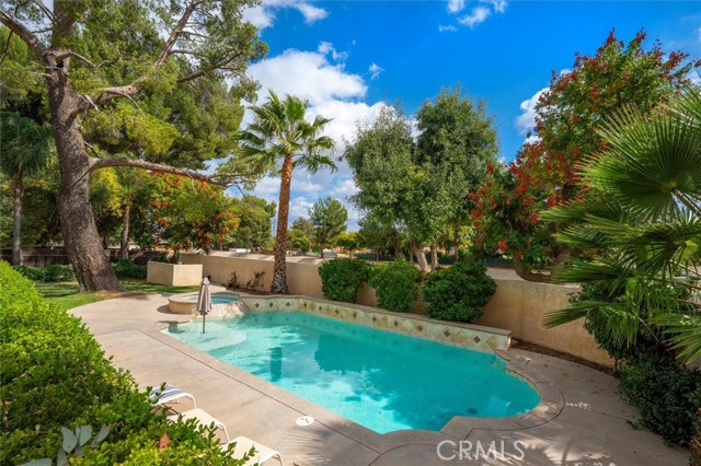 Detail Gallery Image 6 of 36 For 25492 via Dalia, Valencia,  CA 91355 - 5 Beds | 3 Baths