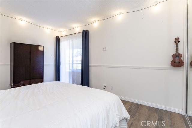 18307 Burbank Boulevard, Tarzana CA: https://media.crmls.org/medias/44370cc1-a182-416c-944c-b65f02acfdeb.jpg