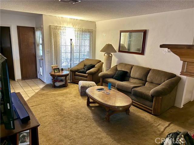 Detail Gallery Image 5 of 16 For 9603 Boxwood Ave, Fontana,  CA 92335 - 4 Beds | 2 Baths