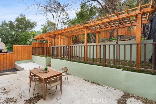 Detail Gallery Image 4 of 46 For 5850 Burwood Ave, Los Angeles,  CA 90042 - 3 Beds | 2 Baths