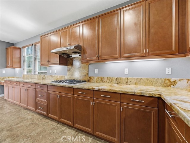 Detail Gallery Image 16 of 60 For 2947 Gilbert Ave, Corona,  CA 92881 - 6 Beds | 4/1 Baths