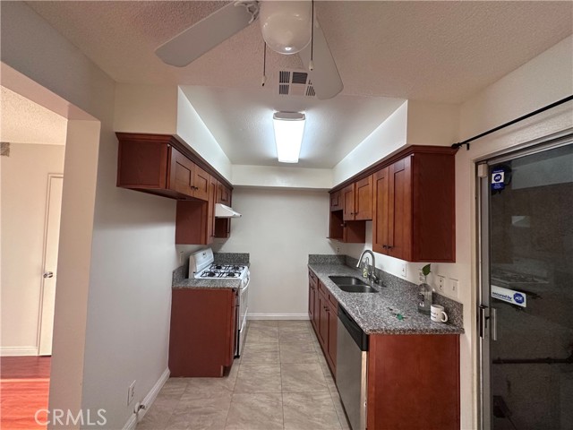 Detail Gallery Image 3 of 9 For 13843 Los Angeles, Baldwin Park,  CA 91706 - 1 Beds | –/1 Baths