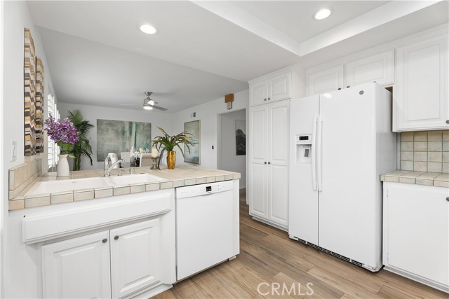 980 Palo Verde Avenue, Long Beach CA: https://media.crmls.org/medias/44380f49-1eaa-404e-b751-cbaaca81fec7.jpg