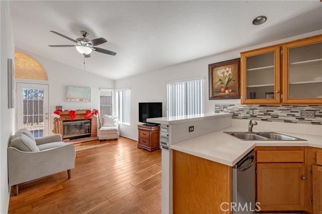 Detail Gallery Image 5 of 26 For 12709 Gaines, Victorville,  CA 92392 - 3 Beds | 2 Baths