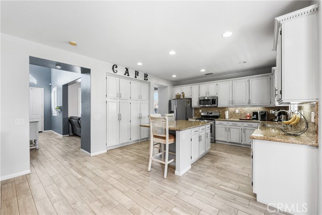 Detail Gallery Image 9 of 53 For 36426 50th St, Palmdale,  CA 93552 - 4 Beds | 3 Baths