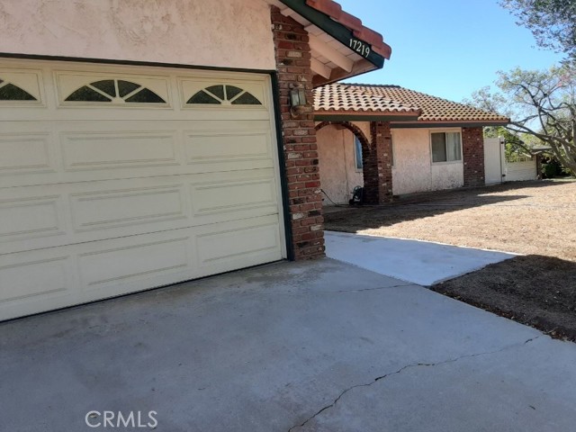 17219 Via Los Caballeros, Riverside, CA 92504