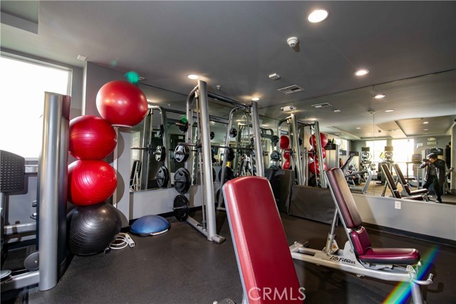 Detail Gallery Image 38 of 64 For 21301 Erwin St #237,  Woodland Hills,  CA 91367 - 2 Beds | 2 Baths