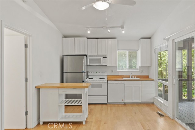 Detail Gallery Image 10 of 40 For 270 Honey Run Rd, Chico,  CA 95928 - 1 Beds | 1 Baths