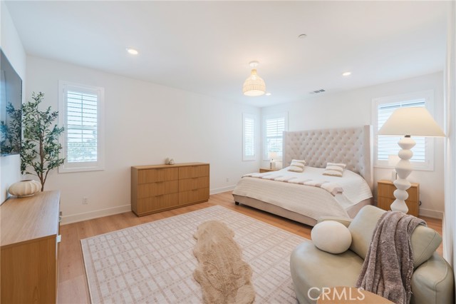 Detail Gallery Image 20 of 49 For 9672 Dawning Dr, Huntington Beach,  CA 92646 - 5 Beds | 4/1 Baths