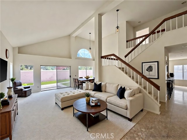 18 Decente, Irvine CA: https://media.crmls.org/medias/443b887d-5f81-4816-acad-1506f7e8a9b6.jpg