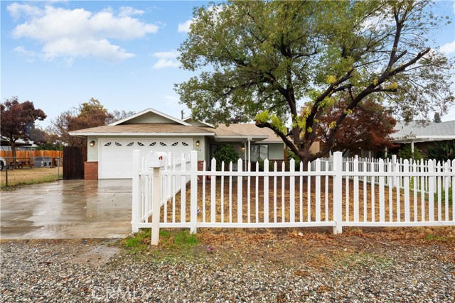 Detail Gallery Image 2 of 22 For 1618 Rench Rd, Bakersfield,  CA 93308 - 3 Beds | 2 Baths