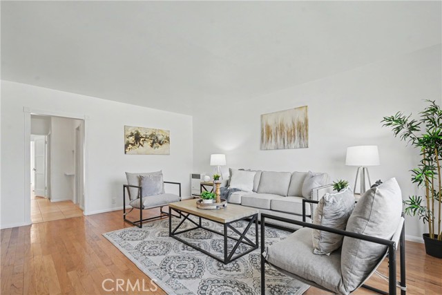 Detail Gallery Image 8 of 45 For 4055 Alla Rd, Los Angeles,  CA 90066 - 5 Beds | 3 Baths