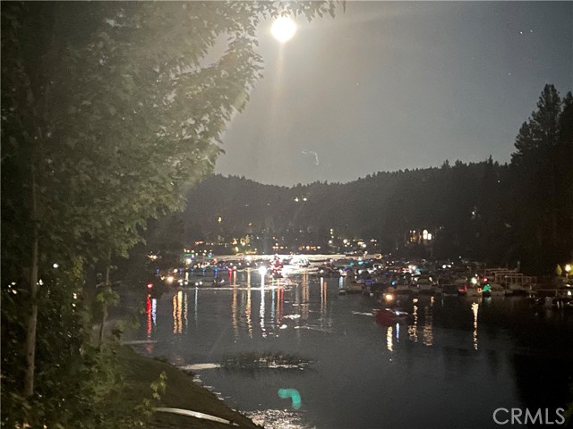27657 Peninsula Drive, Lake Arrowhead CA: https://media.crmls.org/medias/443cc31d-b0d7-4e8e-9511-802916701f09.jpg