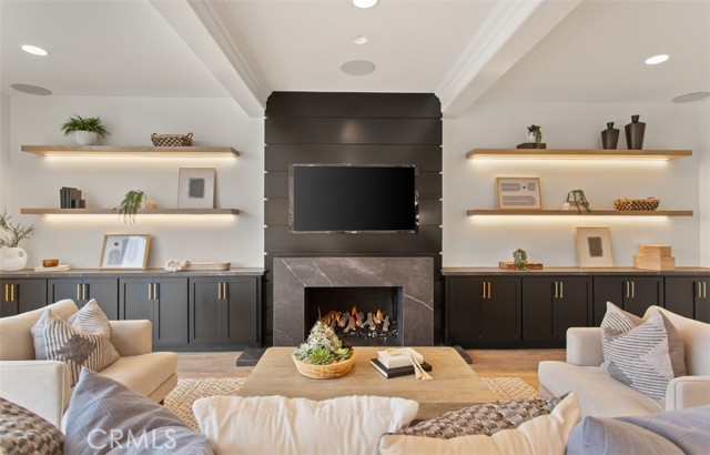 16201 Santa Barbara Lane, Huntington Beach CA: https://media.crmls.org/medias/443d69fe-ffdb-4666-b0a1-c1b3a5122802.jpg