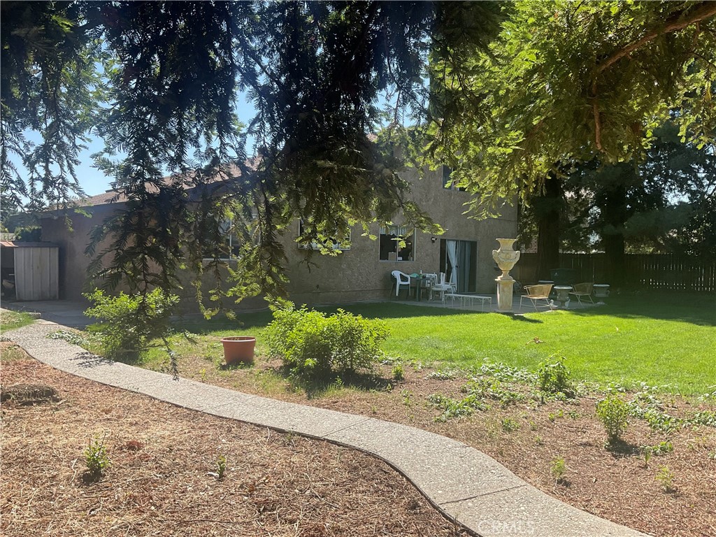 https://media.crmls.org/medias/443d9f3d-8603-4bcf-92b6-b9ad751607dc.jpg?preset=X-Large