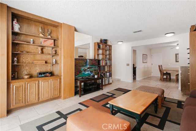 10200 Bothwell Road, Northridge CA: https://media.crmls.org/medias/443dc337-4077-4271-8a1e-ba6b0dbec597.jpg