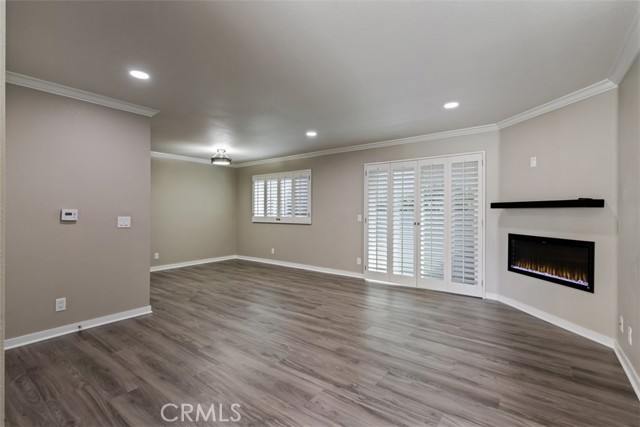 Detail Gallery Image 3 of 19 For 4744 Ben Ave #11,  Valley Village,  CA 91607 - 2 Beds | 2/1 Baths