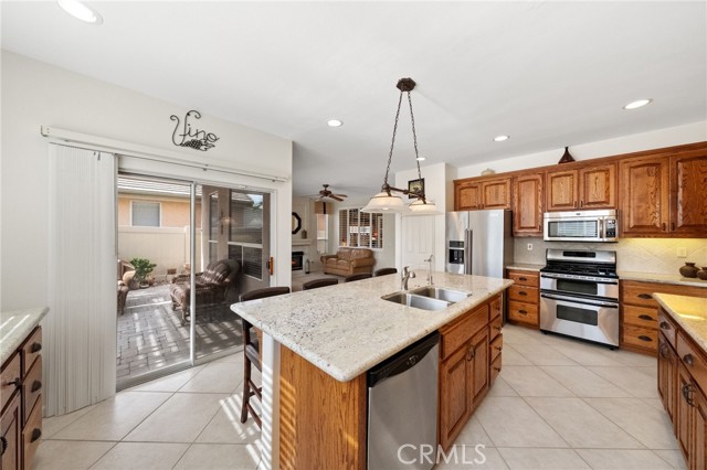 Detail Gallery Image 11 of 53 For 45065 Corte Bravo, Temecula,  CA 92592 - 3 Beds | 3 Baths