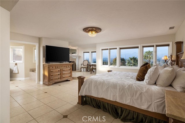 25761 Highplains Terrace, Laguna Hills CA: https://media.crmls.org/medias/443ea1b3-c02f-486a-8754-2f0cef938f29.jpg