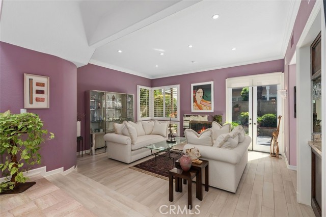 6260 Napoli Court, Long Beach CA: https://media.crmls.org/medias/443f2b9b-3f66-4782-958d-9c5fc3332a47.jpg