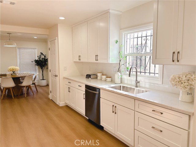 Detail Gallery Image 11 of 29 For 6515 Cimarron, Los Angeles,  CA 90047 - 3 Beds | 2 Baths