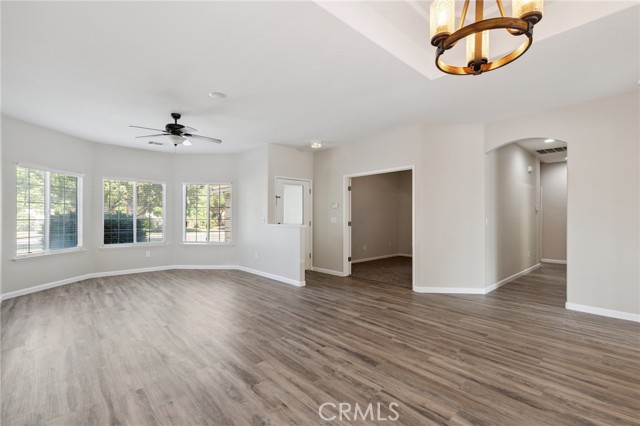 525 Mallard Avenue, Lemoore CA: https://media.crmls.org/medias/444105d8-26de-42cd-b173-32e15bdccd69.jpg